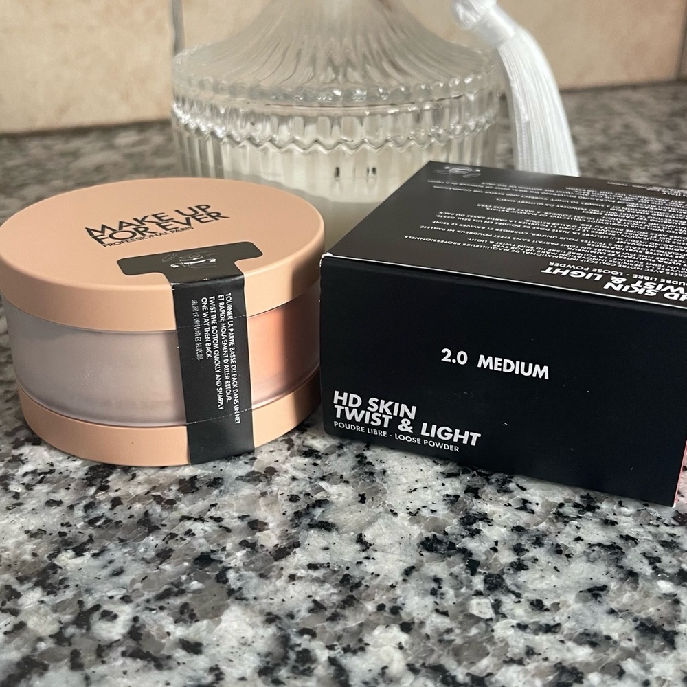 MAKE UP FOR EVER HD Skin Twist & Light Luminous Finishing Powder In 2 Medium - Picture 7 of 8